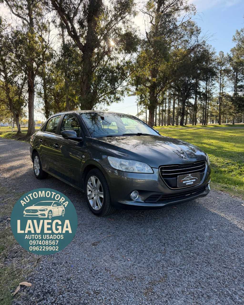 Peugeot 301 1.6 Extrafull gris de Automotora Lavega
