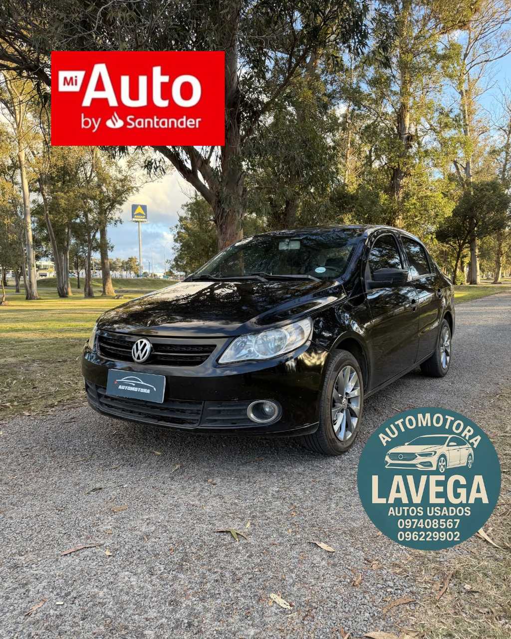 Volkswagen Gol negro de Automotora Lavega