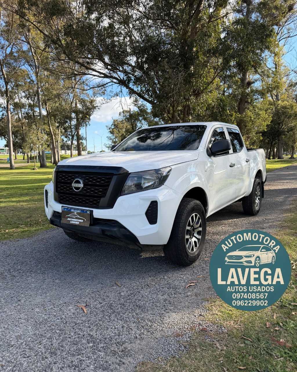 Nissan Frontier doble cabina de Automotora Lavega