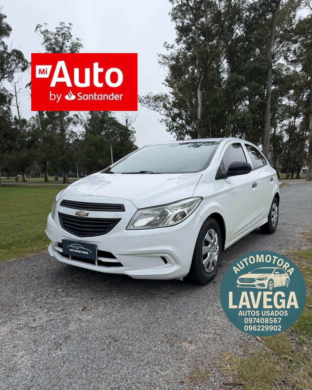 Chevrolet Onix blanco de Automotora Lavega