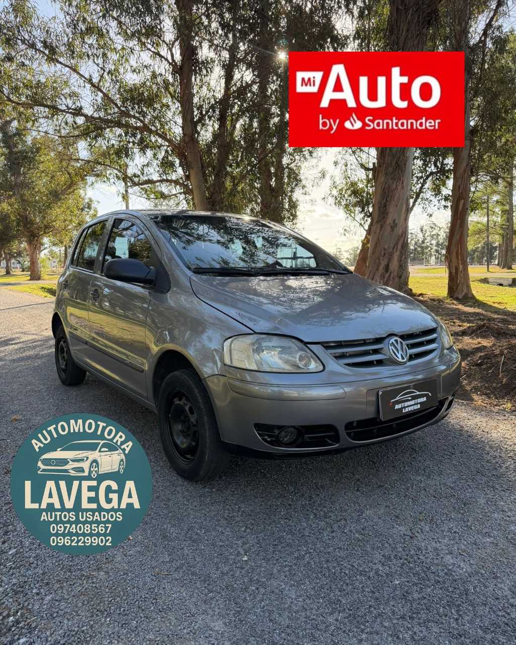 Volkswagen Fox gris de Automotora Lavega