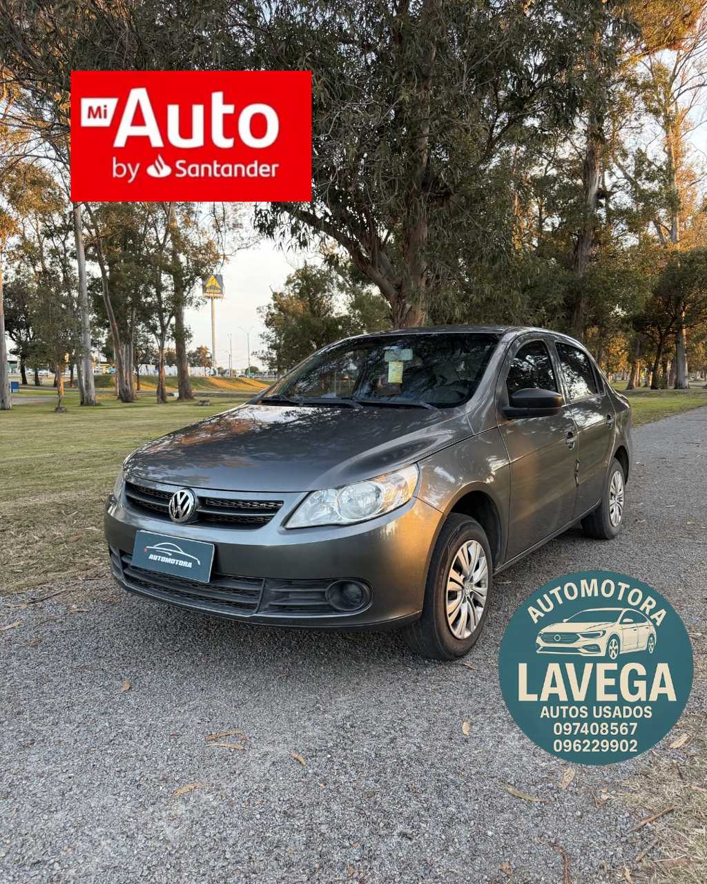 Volkswagen Gol gris de Automotora Lavega